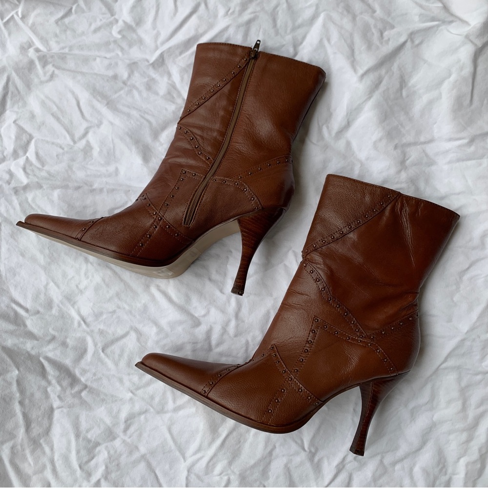 Brown Studded Star Embroidered Boots